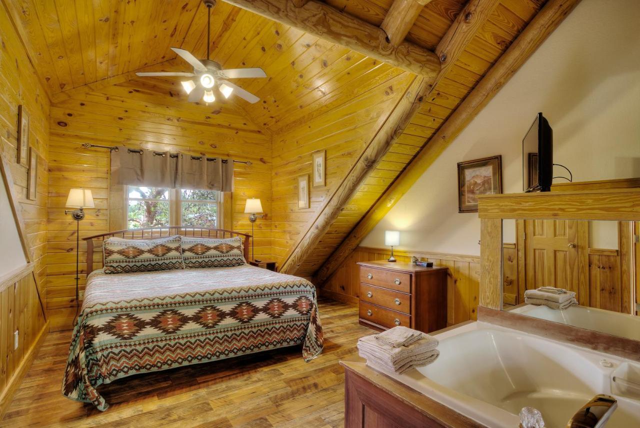 Great Wolf Cabin In Pigeon Forge! Villa Bagian luar foto