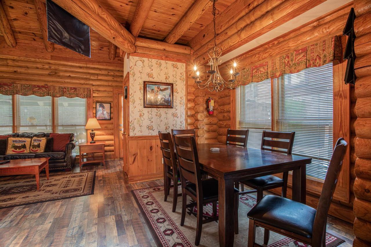 Great Wolf Cabin In Pigeon Forge! Villa Bagian luar foto
