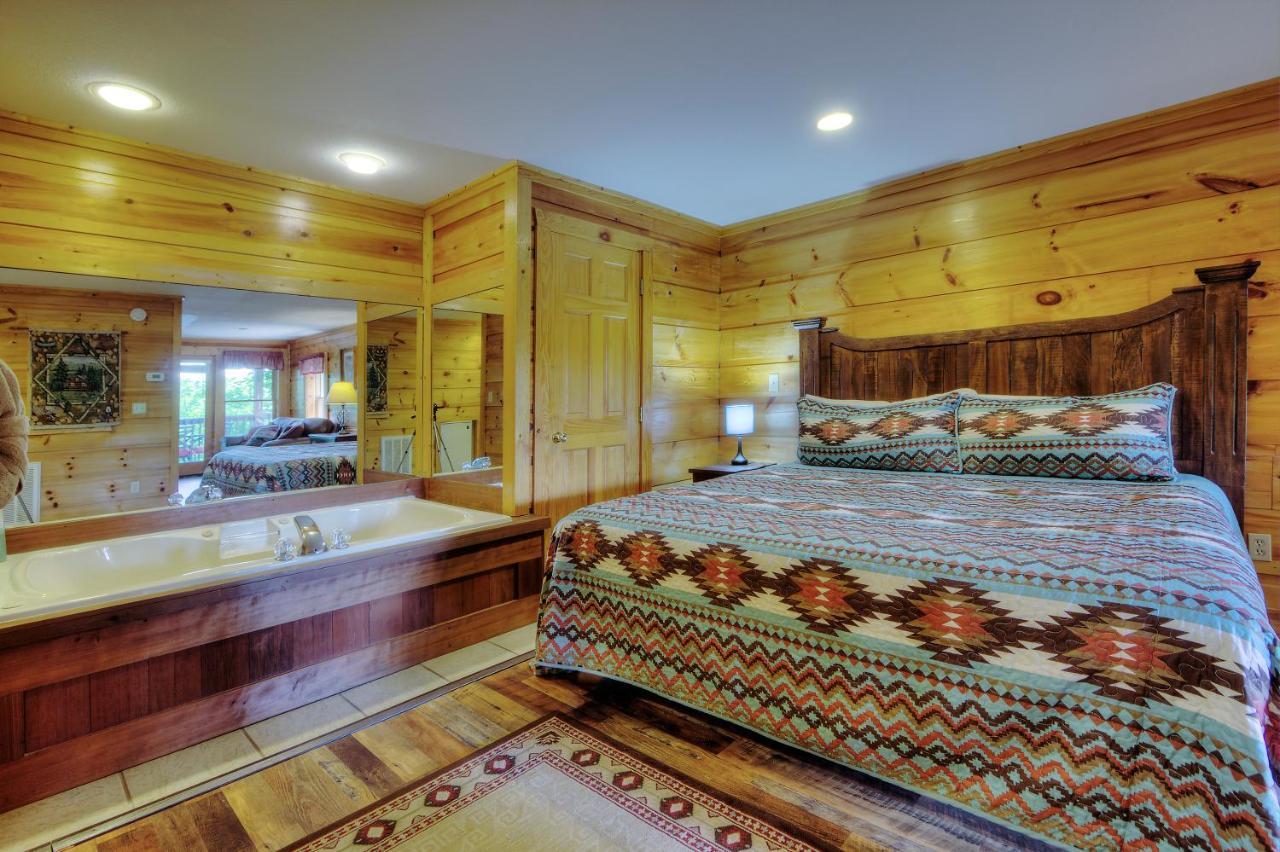 Great Wolf Cabin In Pigeon Forge! Villa Bagian luar foto