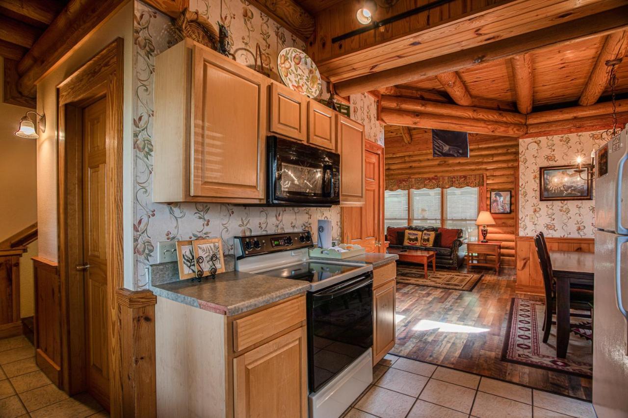 Great Wolf Cabin In Pigeon Forge! Villa Bagian luar foto