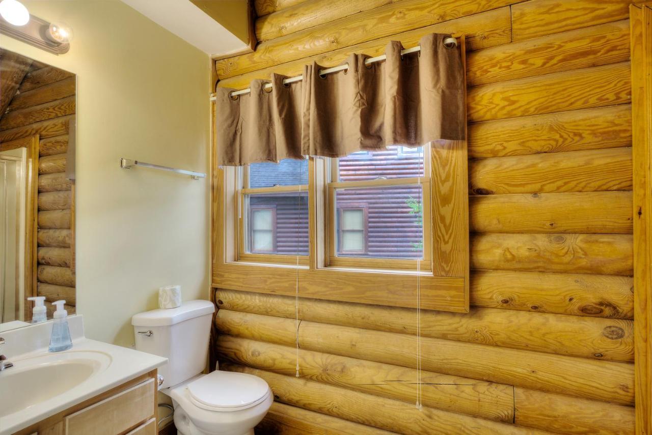 Great Wolf Cabin In Pigeon Forge! Villa Bagian luar foto