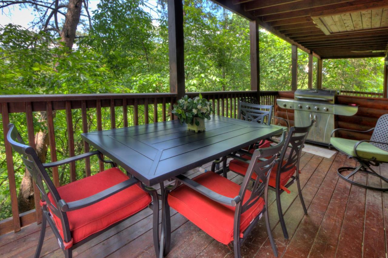 Great Wolf Cabin In Pigeon Forge! Villa Bagian luar foto