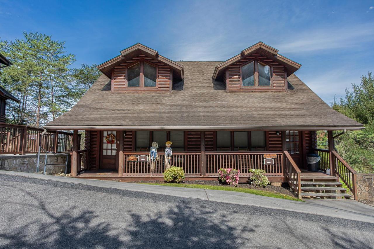 Great Wolf Cabin In Pigeon Forge! Villa Bagian luar foto