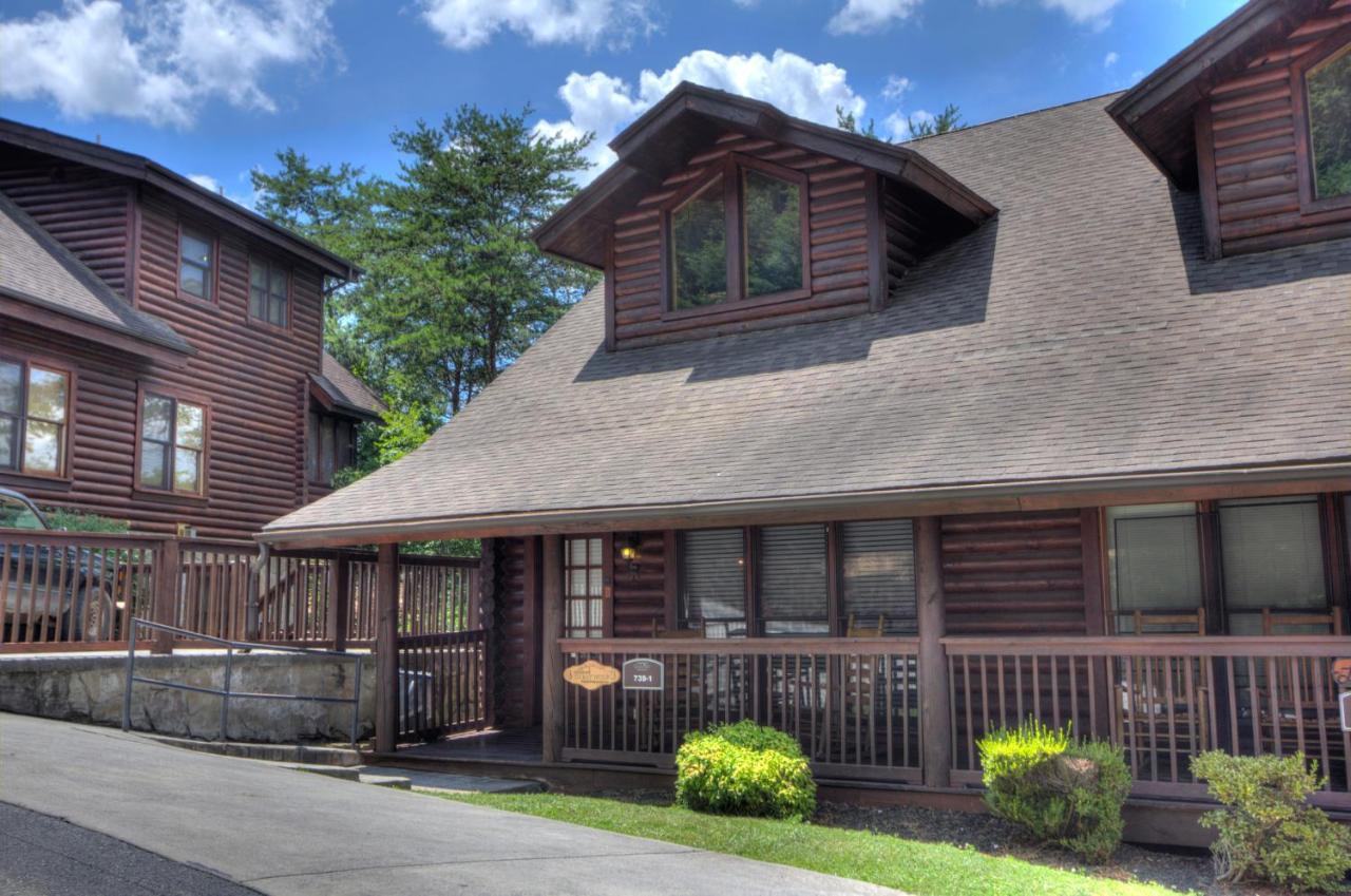 Great Wolf Cabin In Pigeon Forge! Villa Bagian luar foto